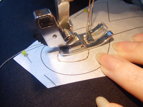 簡単　ミシン刺繍　作り方　刺繍図案　刺繍型紙
